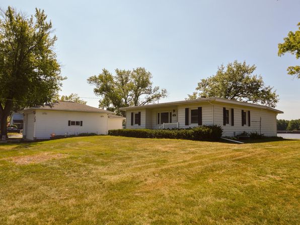 610 W Front St, Cassville, WI 53806