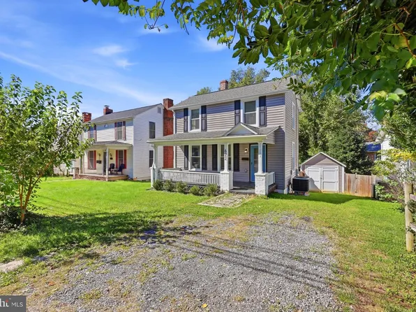 622 S George St, Charles Town, WV 25414