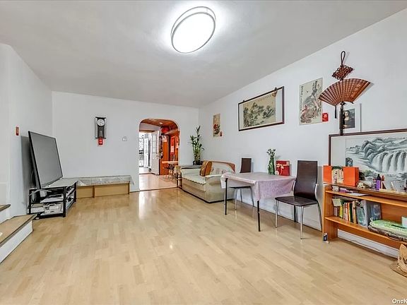 4th image of 8307 57th Ave