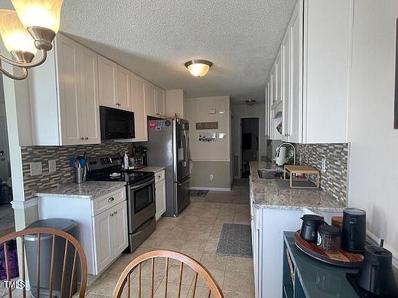 5th image of 100 Brandywood Dr