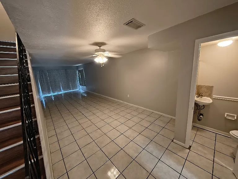 1708 Azalea Ct #B — Photo 5
