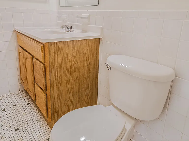 1776 St. Clair Ave — Photo 26