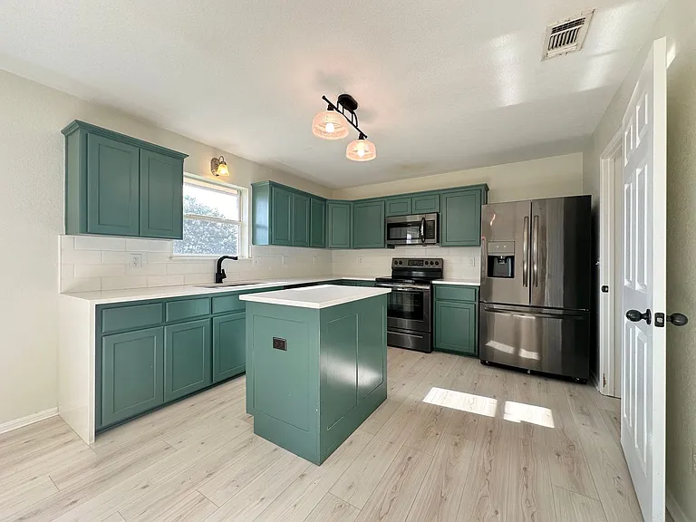 3705 Foxglove Ln — Photo 8