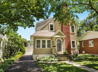 243 S Oakland Grv, Elmhurst, IL