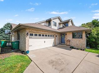 206 S Raven Rd, Shorewood, IL 60404