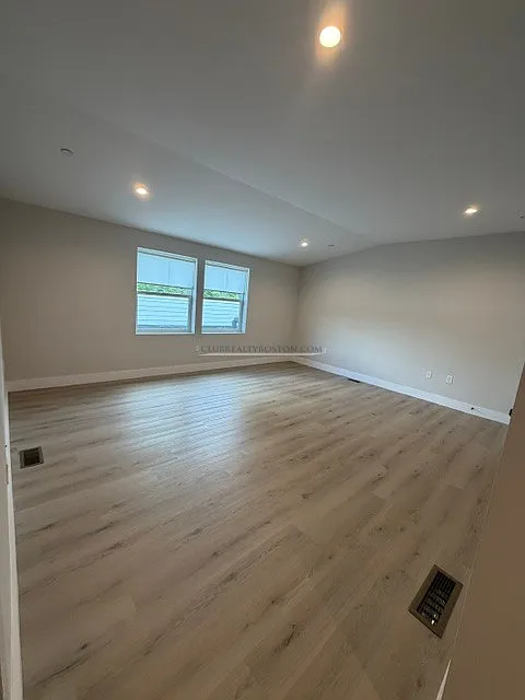 1 bed, 1.0 bath, $2,491 — Photo 2