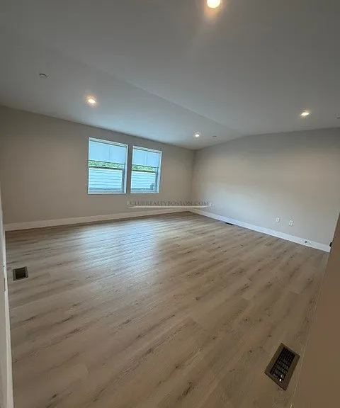 186 Bedford St #1 — Photo 2