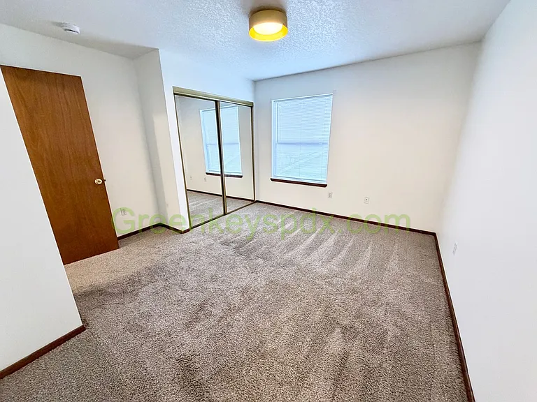 10030 N Lombard St — Photo 8