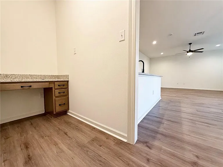 44236 Joe Louis Dr — Photo 8