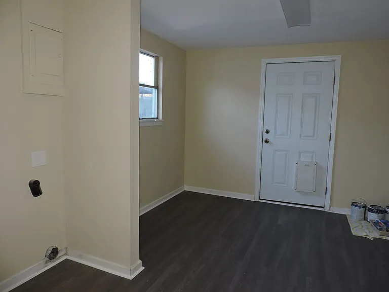 1117 Medford Ave — Photo 12
