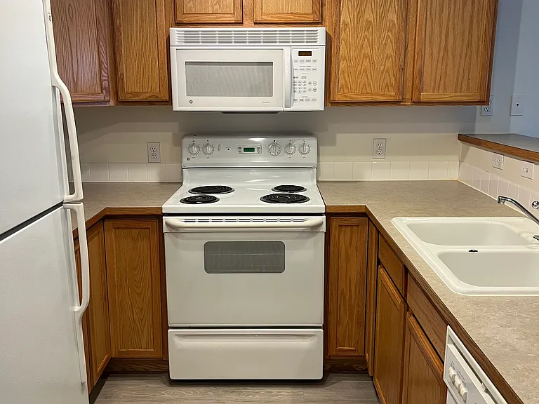 4858 N Orchid Ln — Photo 2
