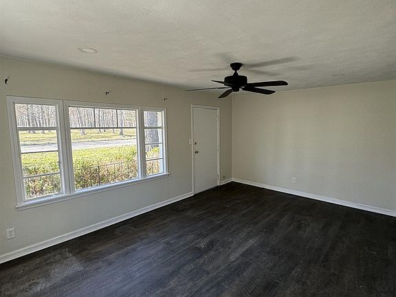 5th image of 806 Hc Mathis Dr