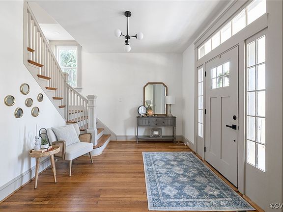 3rd image of 3018 Hanes Ave