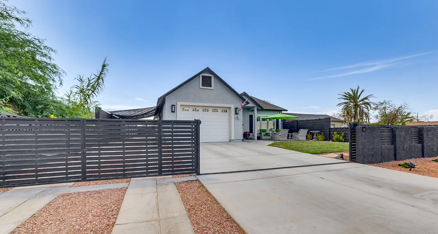 9206 S Calle Azteca — Photo 1