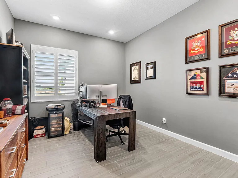 981 Castaway Ct — Photo 20