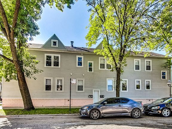 2nd image of 3858 N Whipple St #2R