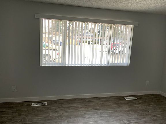 5th image of 1615-1617 4th St SE #306
