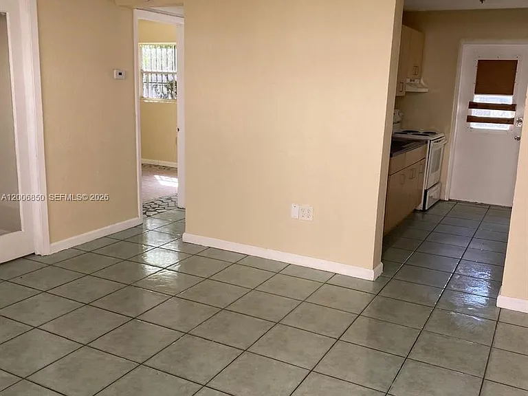 1319 NW 60th St #5 — Photo 9
