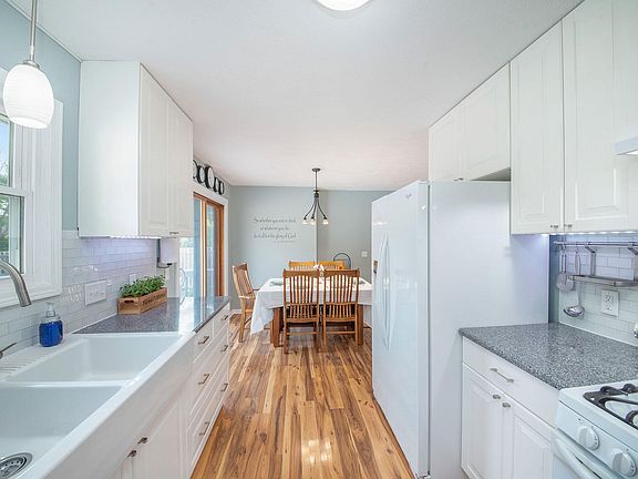 3rd image of 2683 Brisam St NE