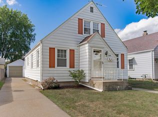 7208 33rd Ave, Kenosha, WI 53142