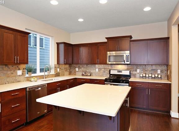 3rd image of 1397 SE 72nd Ave