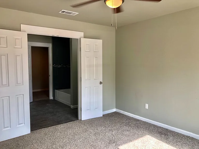 815 Hickory St — Photo 5