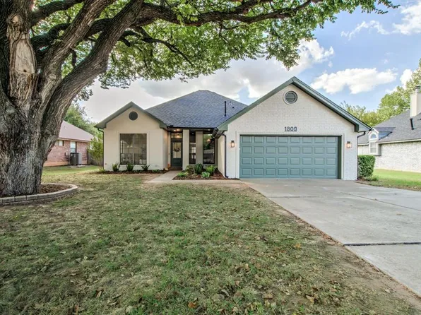 1809 Fredrick Dr, Edmond, OK 73003