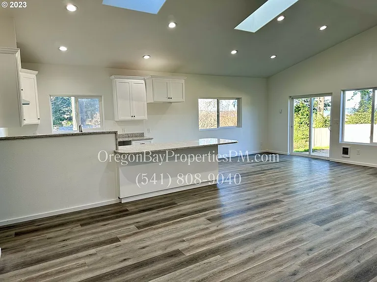 1656 Coos River Hwy — Photo 2