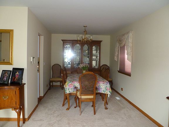 4th image of 503 E Shag Bark Ln