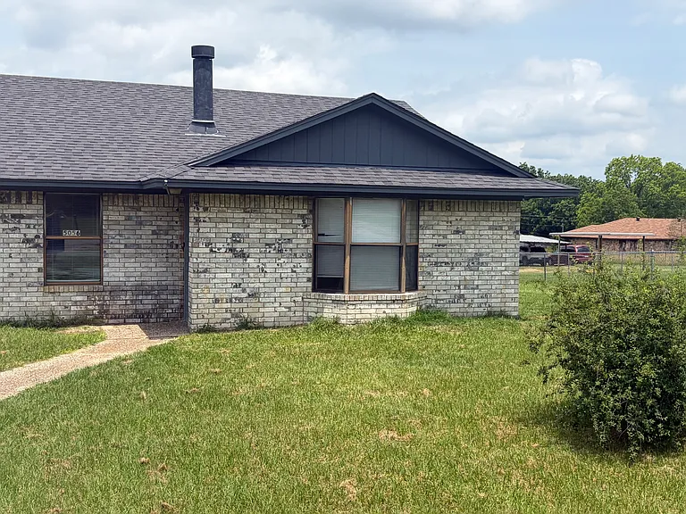 5056 Oak Hill Dr — Photo 2