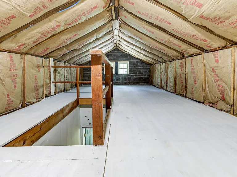 2560 Iron Springs Rd — Photo 32