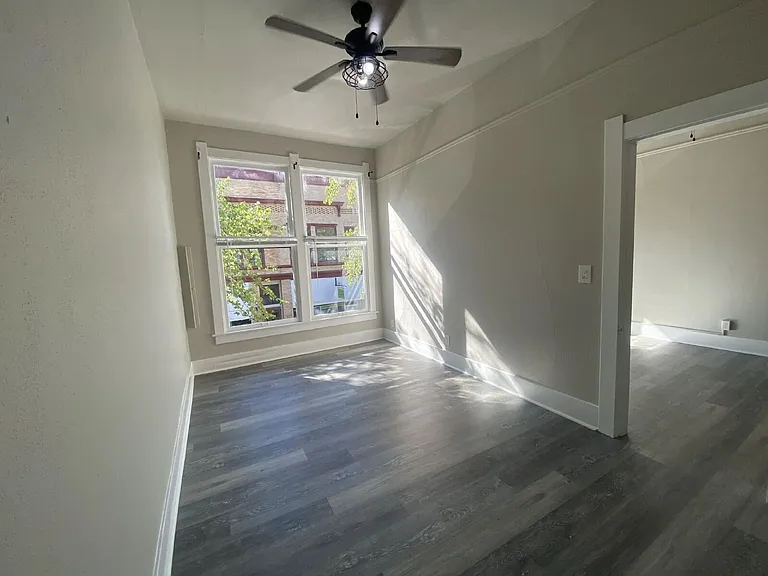 624 SE Main St — Photo 13
