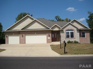 1834 Kern Rd, Washington, IL 61571