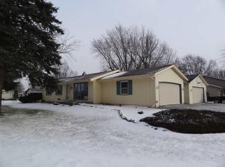906 Norwood Rd, Janesville, WI 53545