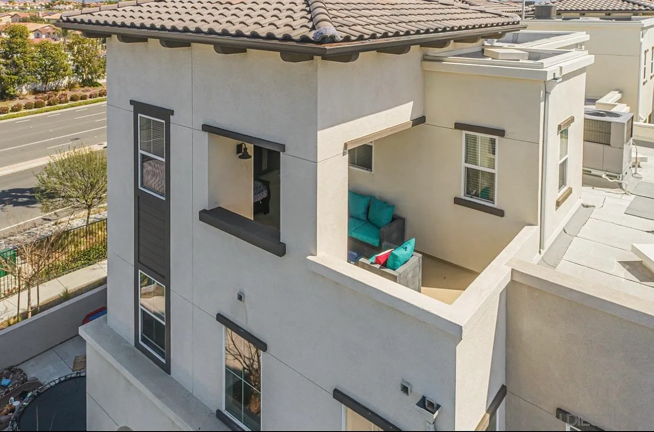4 bed, 1769 sqft, $4,200 — Photo 3