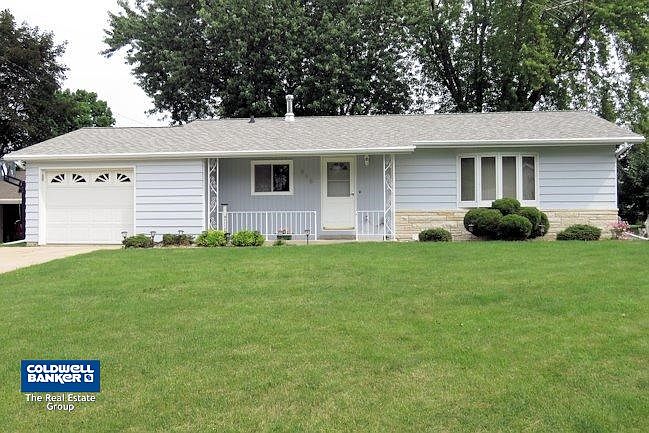1st image of 916 Meadow Ln
