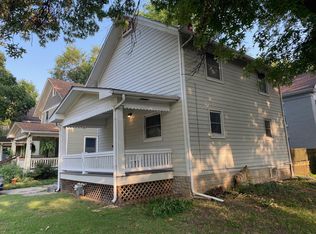 352 E 12th St, Lawrence, KS 66044