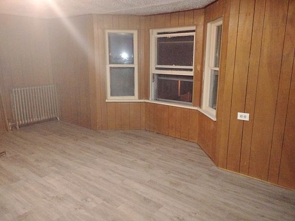 2nd image of 1600 Main St #B