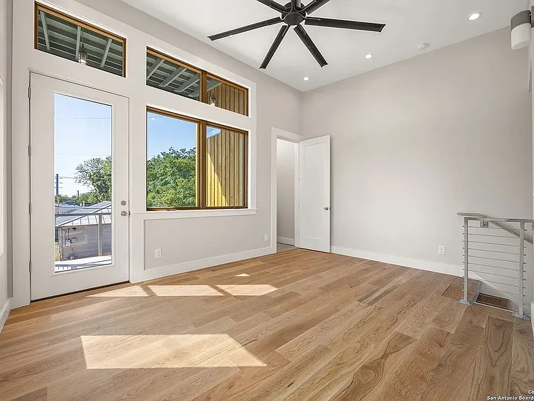 1107 S Cherry St — Photo 9