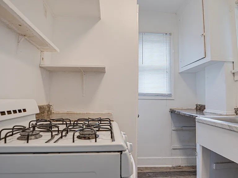 426 N Lake St #3 — Photo 2