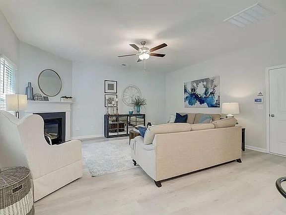 2nd image of 4169 Hartshorn Cir