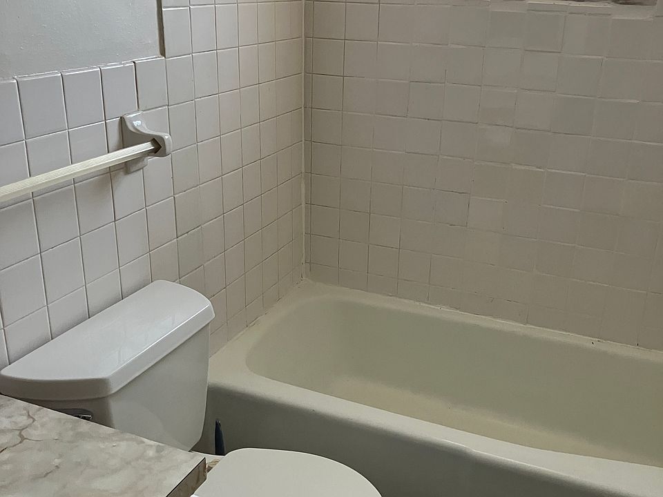 2nd image of 723 N Henderson Ave #21