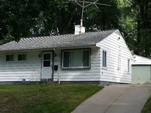 1921 Rookwood Rd, Cleveland, OH 44112