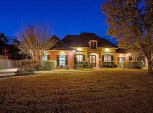 3237 Range Ct, Mandeville, LA 70448