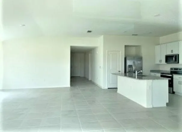 240 Summerlin Ln — Photo 8
