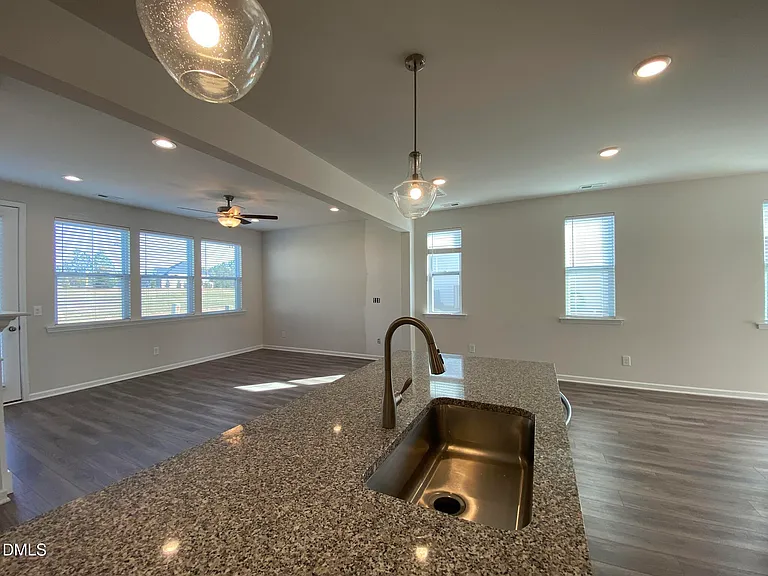 760 Creekway Dr — Photo 11