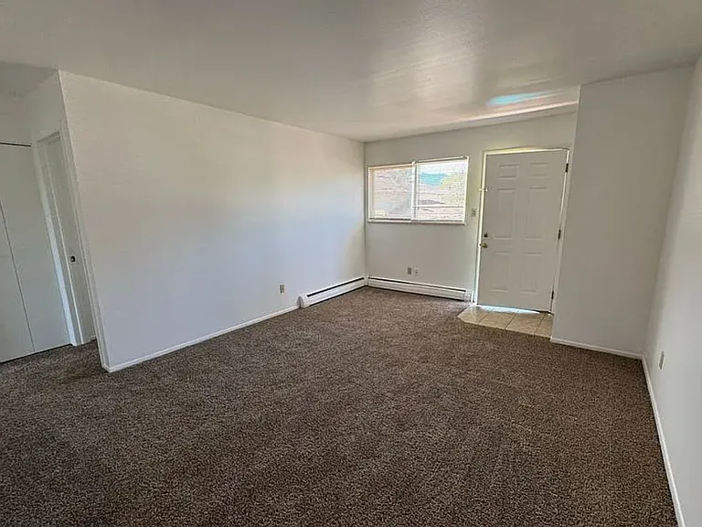 321 Bonnie Ct — Photo 5