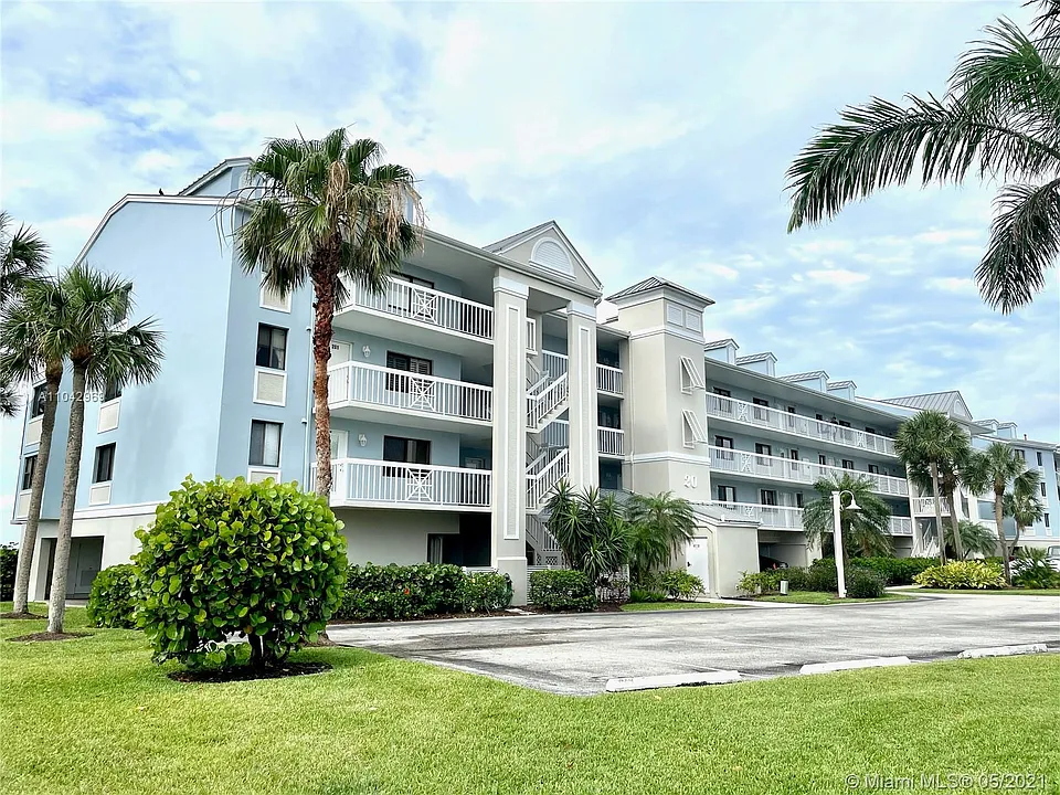 20 NE Plantation Rd #306