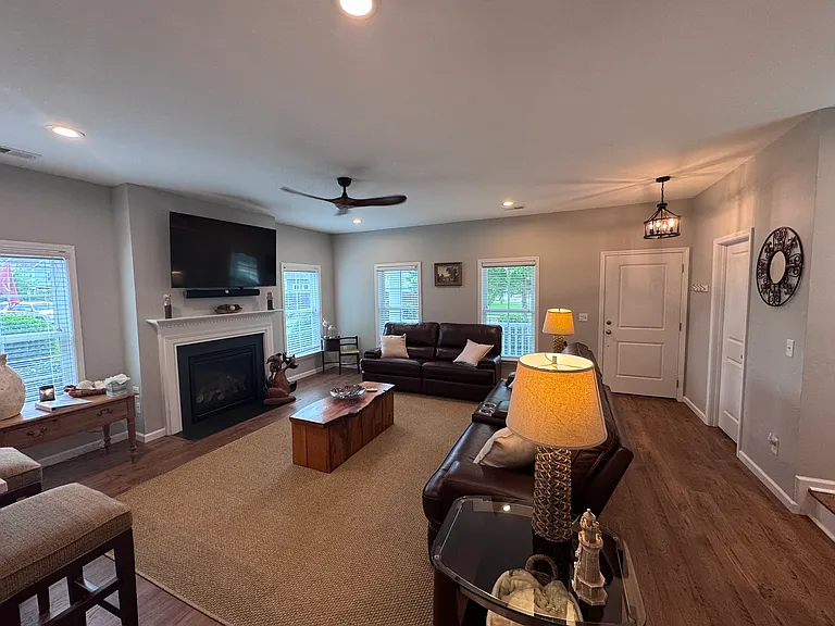 1666 Sparkleberry Ln — Photo 34