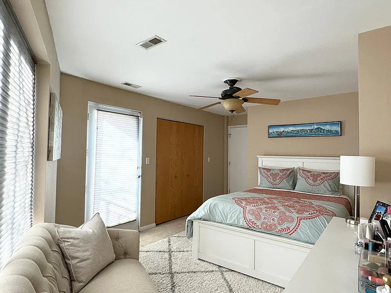 875 N Milwaukee Ave #1S — Photo 11